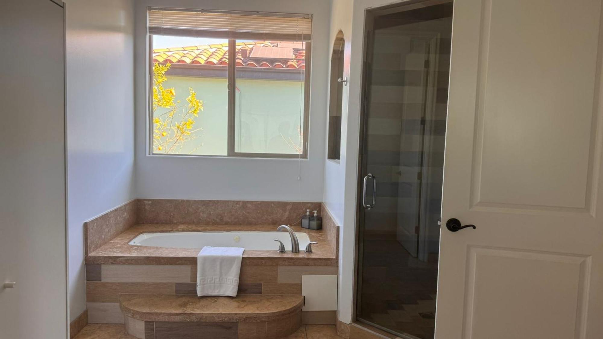 La Dream Gem - Beautiful Home With Spa Los Angeles Eksteriør billede